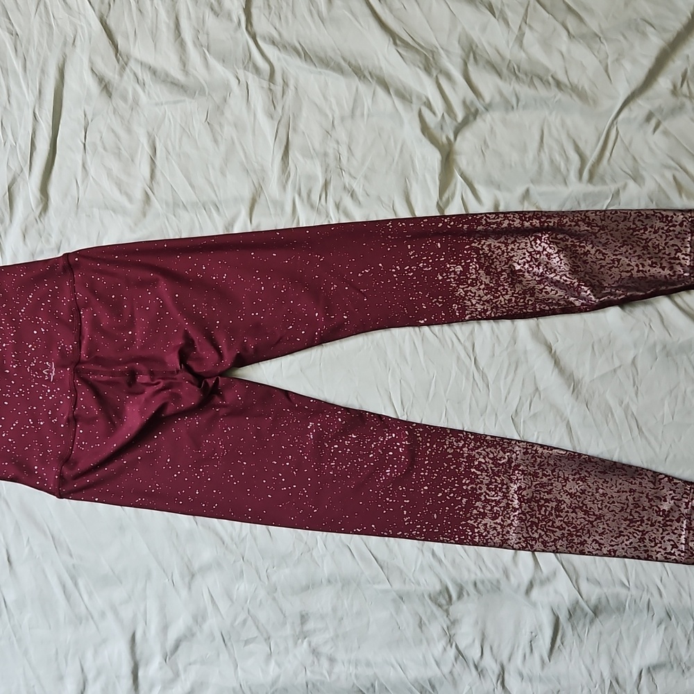 Beyond Yoga Maroon and Gold Patterned Leggings, Size S - Picture 8 of 10